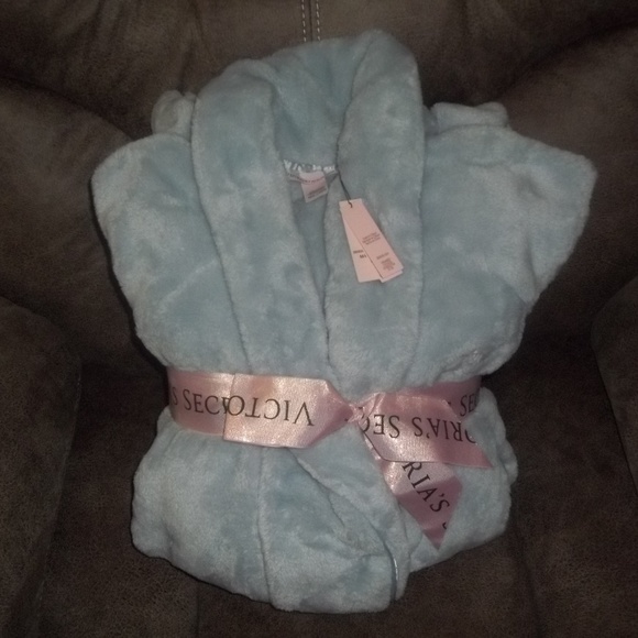 Victoria's Secret Plush Short Cozy Robe M/BLUE NWT - Picture 2 of 3